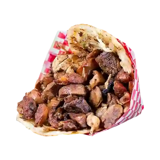 Arepa Carne Pollo Chorizo y Butifarra