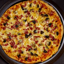 Pizza de Ciruela Tocineta Familiar