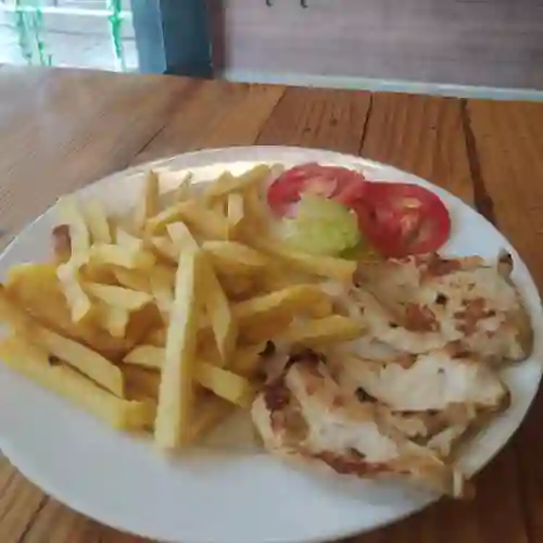 Pechuga asada con papas
