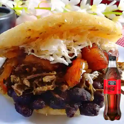Combo Arepa Pabellón + Coca Cola Zero 500ml