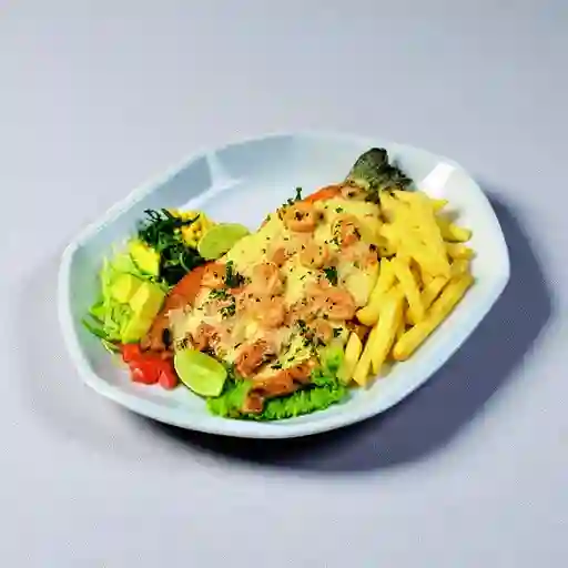 Trucha a la Plancha con Salsa de Camarones