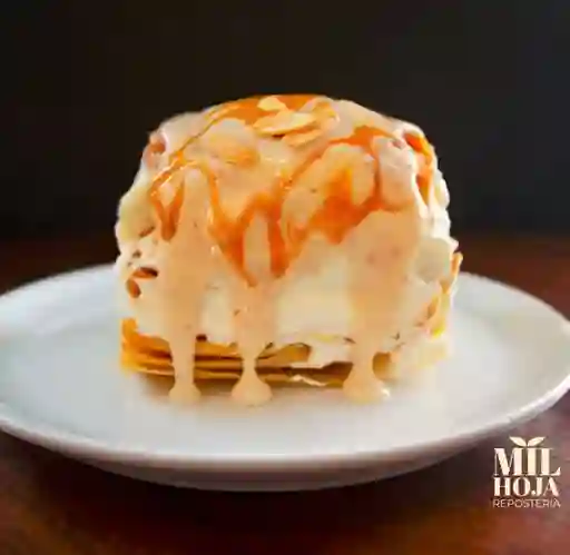Milhoja con Salsa de Almendras