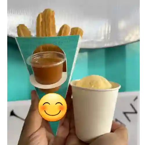 Churros Favoritos con Helado de Vainilla