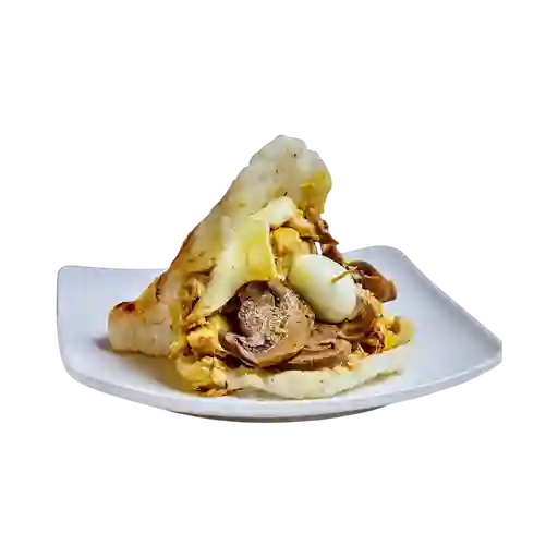 Arepa Pollo Champiñon y Queso