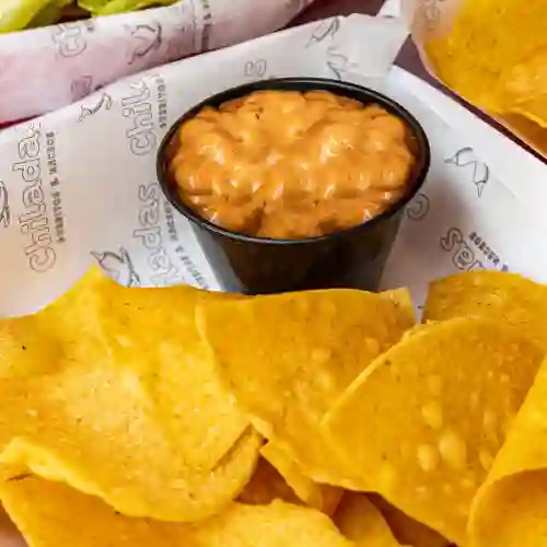 Nachos Sencillos con Chipotle
