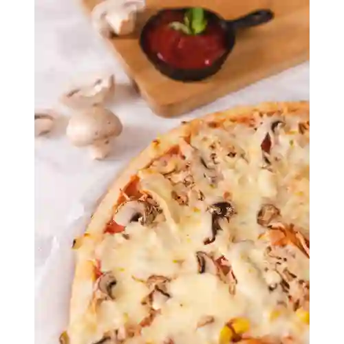 Pizza Mediana Pollo y Champiñón