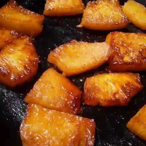 Piña caramelizada
