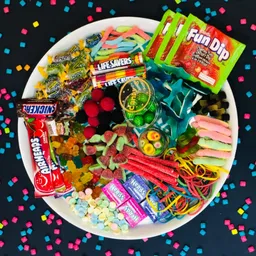 Signature Candy Tray Sharing Size