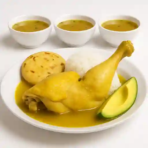 1/2 Sancocho de Gallina (Sábado, Domingo y Festivos)