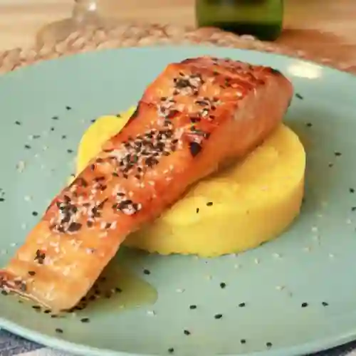 Salmón Nikkei