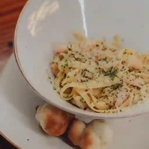 Pastas con Camarón Al Ajillo