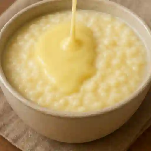 Arroz con leche y leche condensada