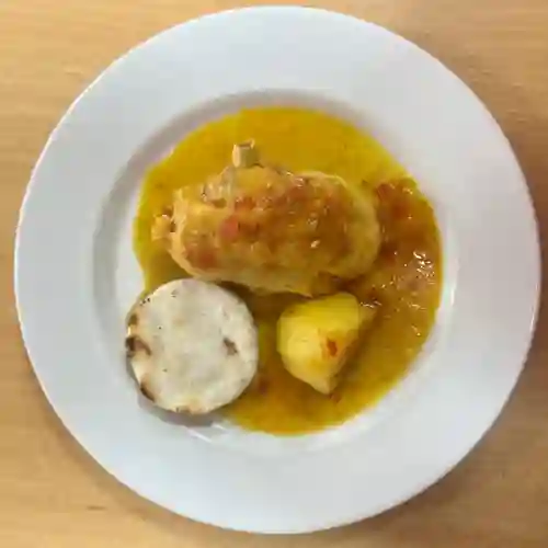 Sudado Al Gusto con Papa y Arepa