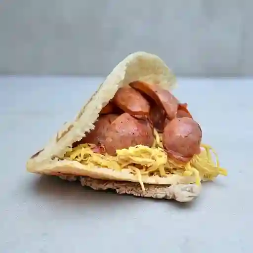 Arepa Pollo Chorizo