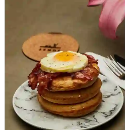Pancakes Bacon, Egg & Honey