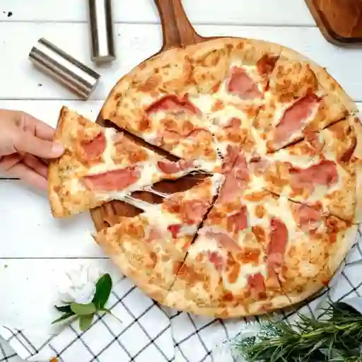 Pizza jamon y queso