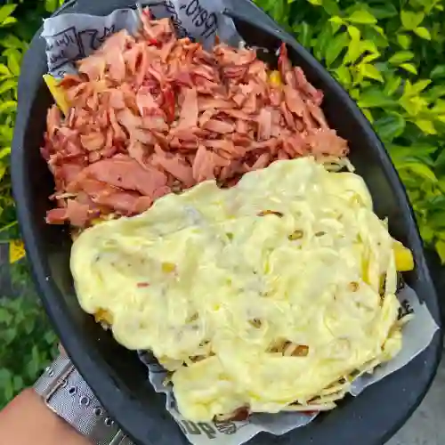 Salchipapa Clásica con Vaso de Limonada.