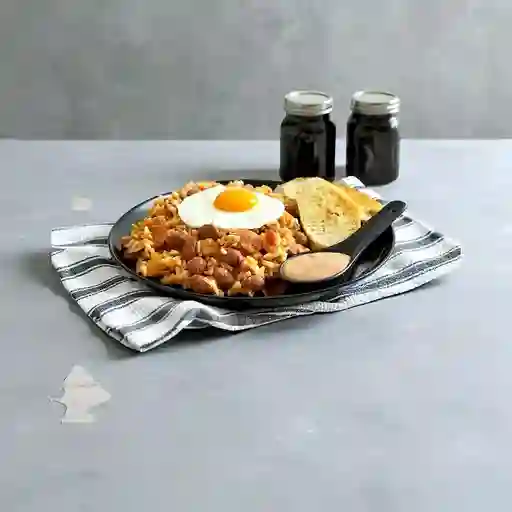 Desayuno con Calentado Especial