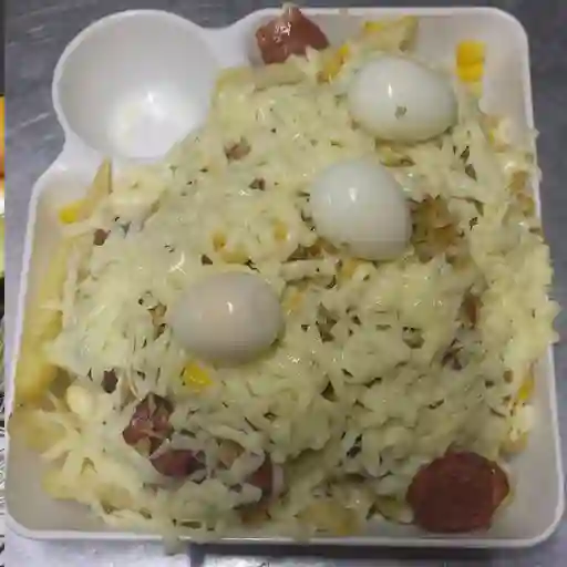 Salchipapa especial