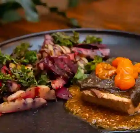 Salmón con Mix de Nuestra Tierra