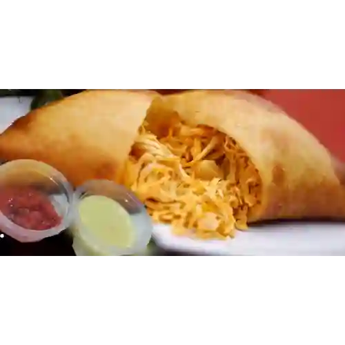 Empanada de Pollo Grande Venezolana