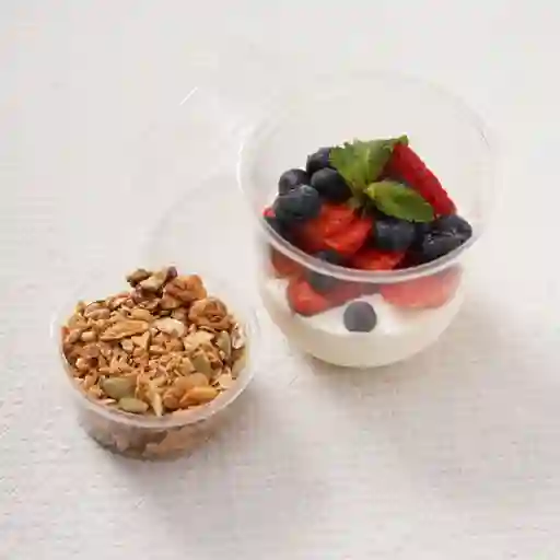 Yogurt griego y frutos rojos