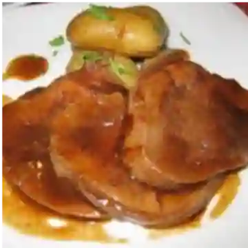 Lengua en Salsa Dulce