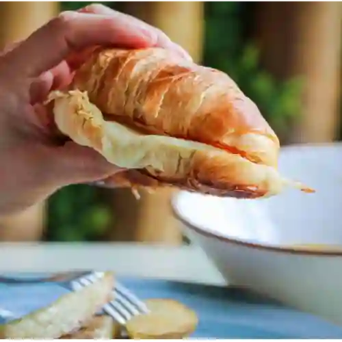 Croissant de Jamón y Queso