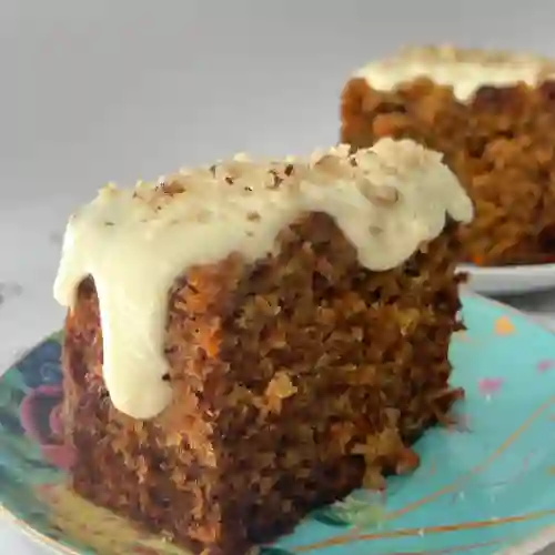 Porción de Torta de Zanahoria