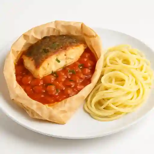 Robalo Papillote en Salsa Marinera