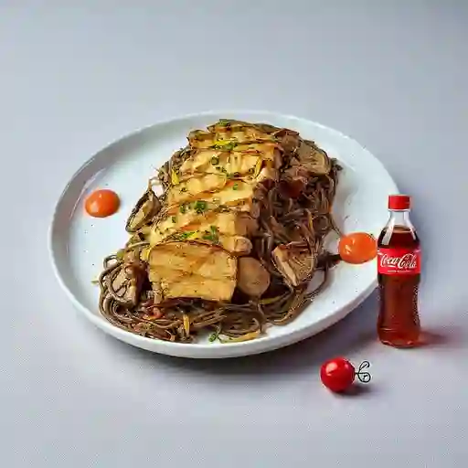 Combo Yakisoba Pollo + Coca Cola Original 400 ml