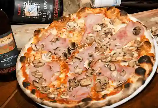 Pizza Jamón y Champiñones