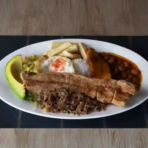 Bandeja Típica