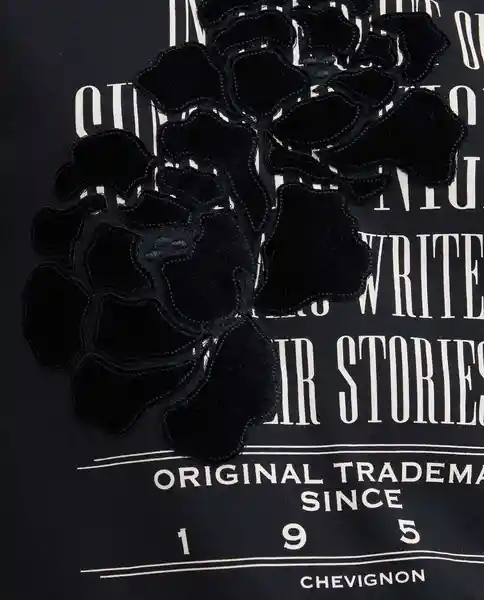 Camiseta Flowers Negro Noche Ultra Oscuro T. S Chevignon