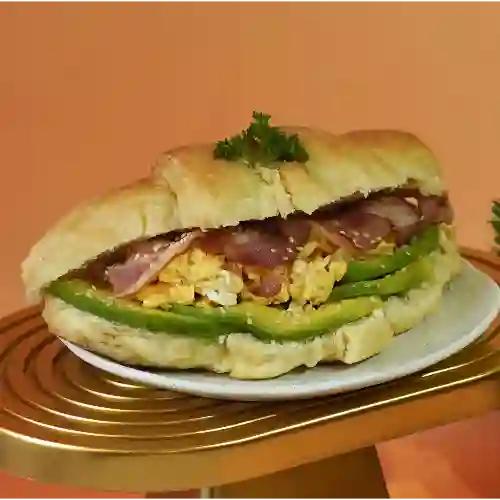 Croissant de Huevito con Tocino