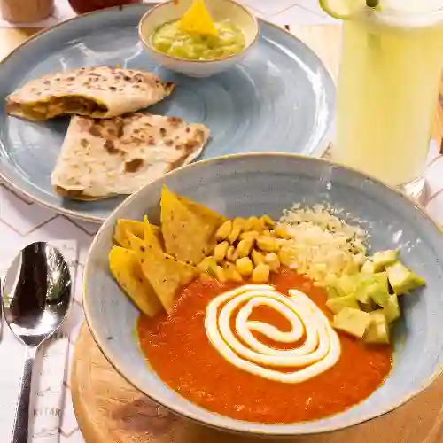 Crema Azteca y Quesadilla Ligera