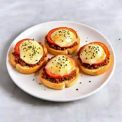 Canapese de boloñesa