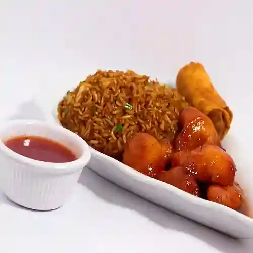 Arroz chino + lumpia + croquetas pollo