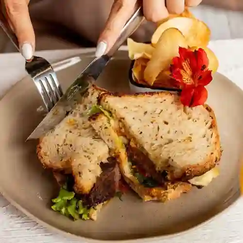 Sándwich de Lomo