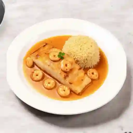 Salmón en Salsa de Camarones
