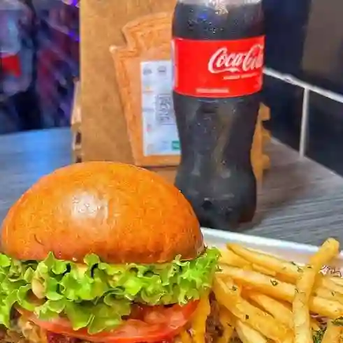 Hamburguesa Clasica+papas+bebida