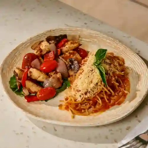 Brocheta de Pollo con Spaghetti