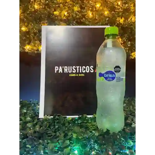 Agua con gas saborizada