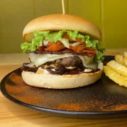 Combo Estació Burger con Papas y Bebida