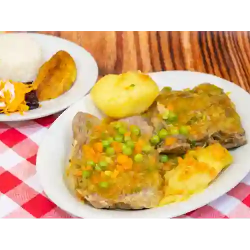 Sobrebarriga en Salsa Grande