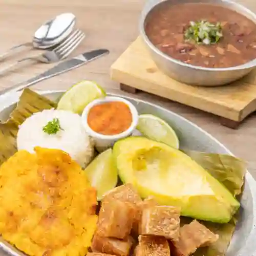 Frijolada Chicharronuda