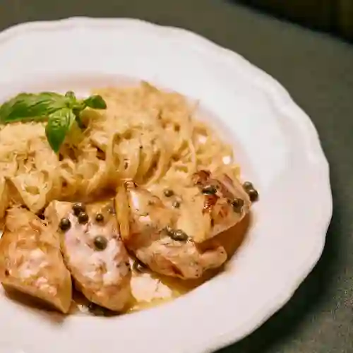Pollo Al Limón con Fettuccine