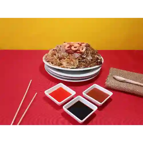 ½ Chow Mein Especial Combinada