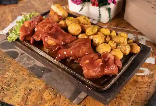 Costilla de cerdo bbq p + bebida