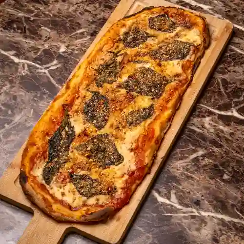 Pizza Macadamia y Espinaca Picante